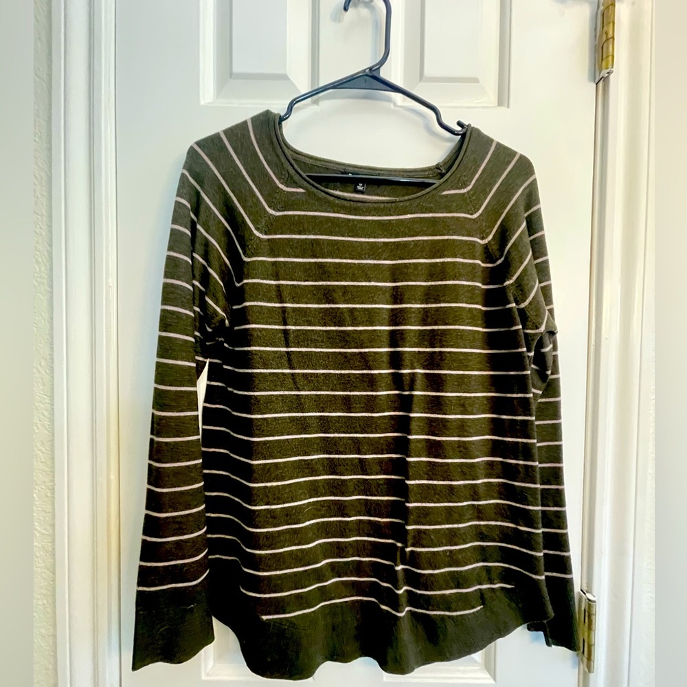 Striped women’s sweater. Size M